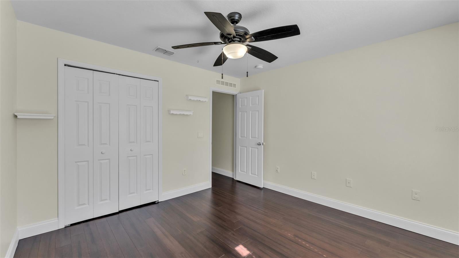 Image 11 of 62 For 1456 Shorewood Drive