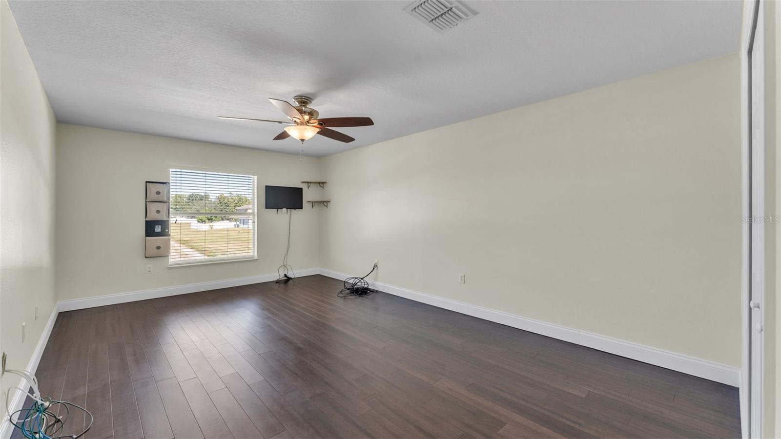 Image 14 of 62 For 1456 Shorewood Drive