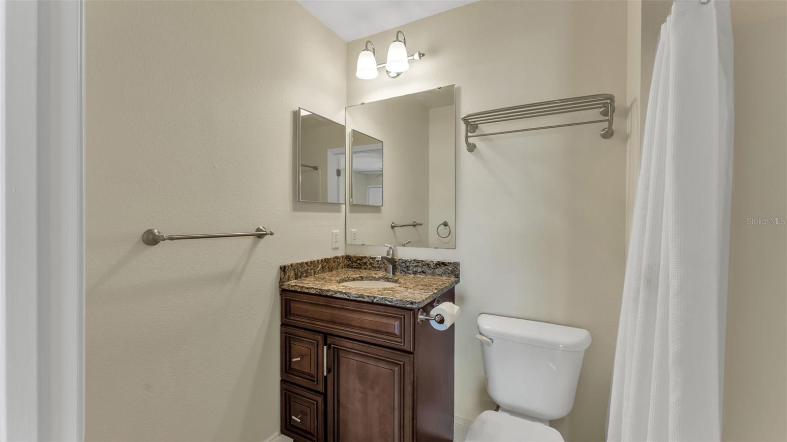 Image 17 of 62 For 1456 Shorewood Drive