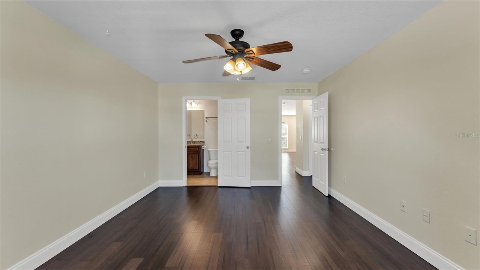 Image 18 of 62 For 1456 Shorewood Drive