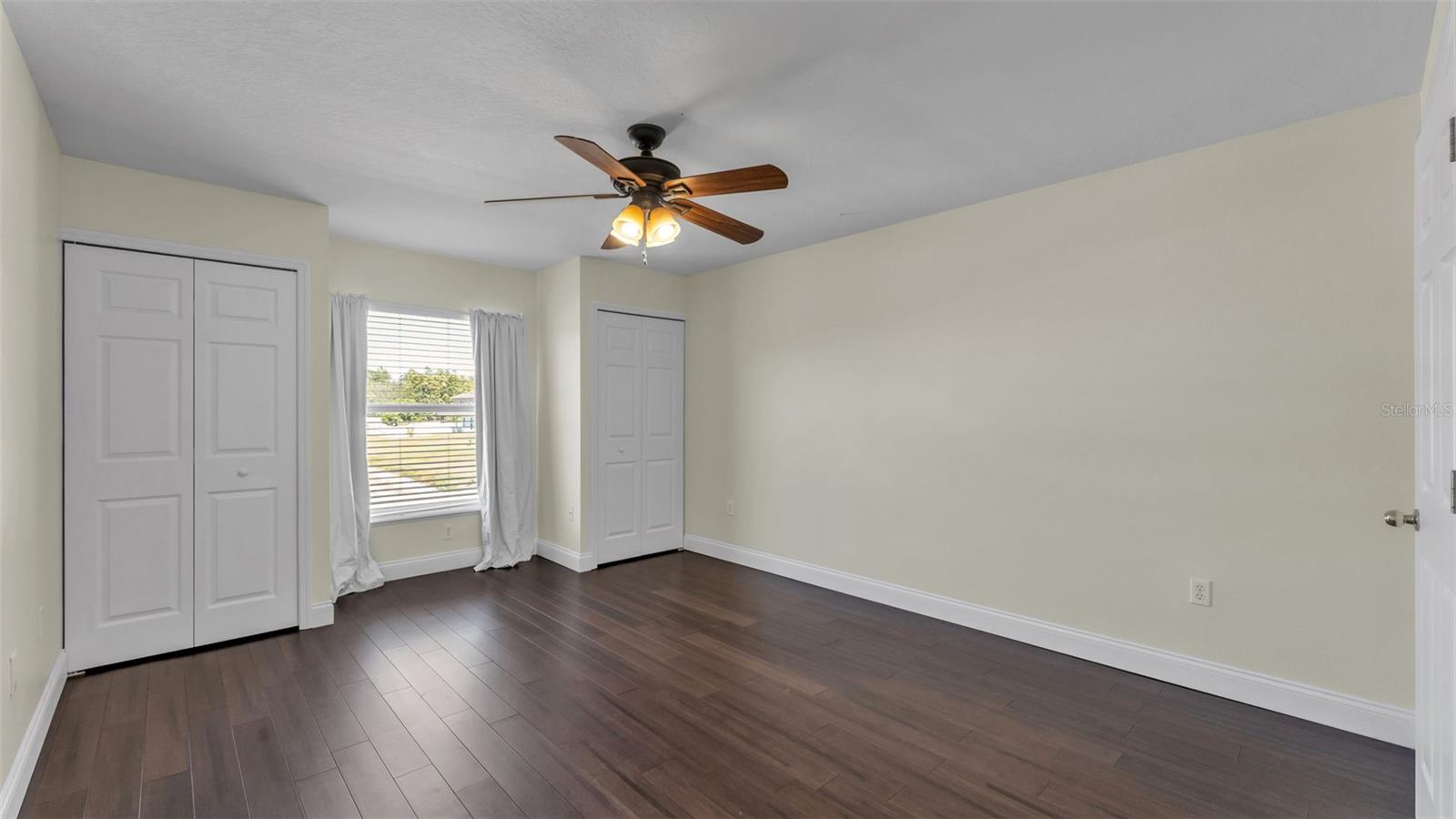 Image 19 of 62 For 1456 Shorewood Drive