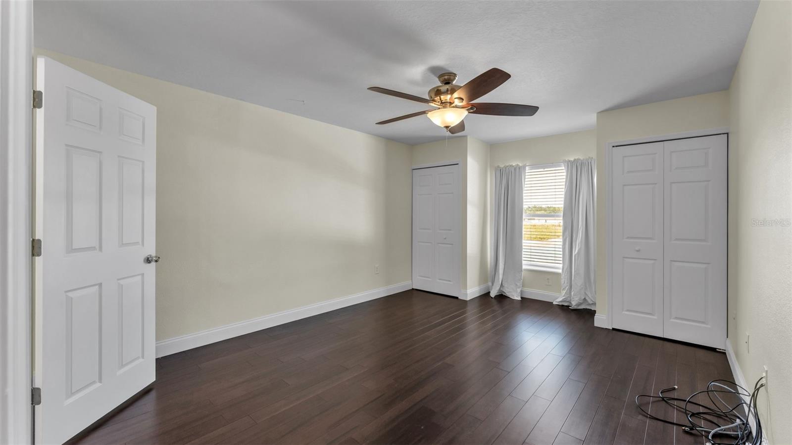 Image 21 of 62 For 1456 Shorewood Drive