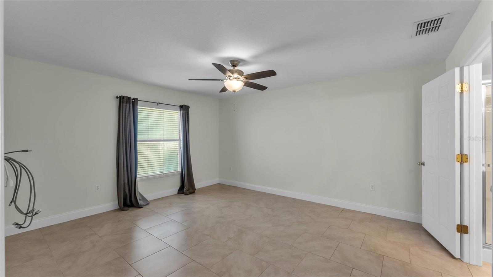 Image 32 of 62 For 1456 Shorewood Drive