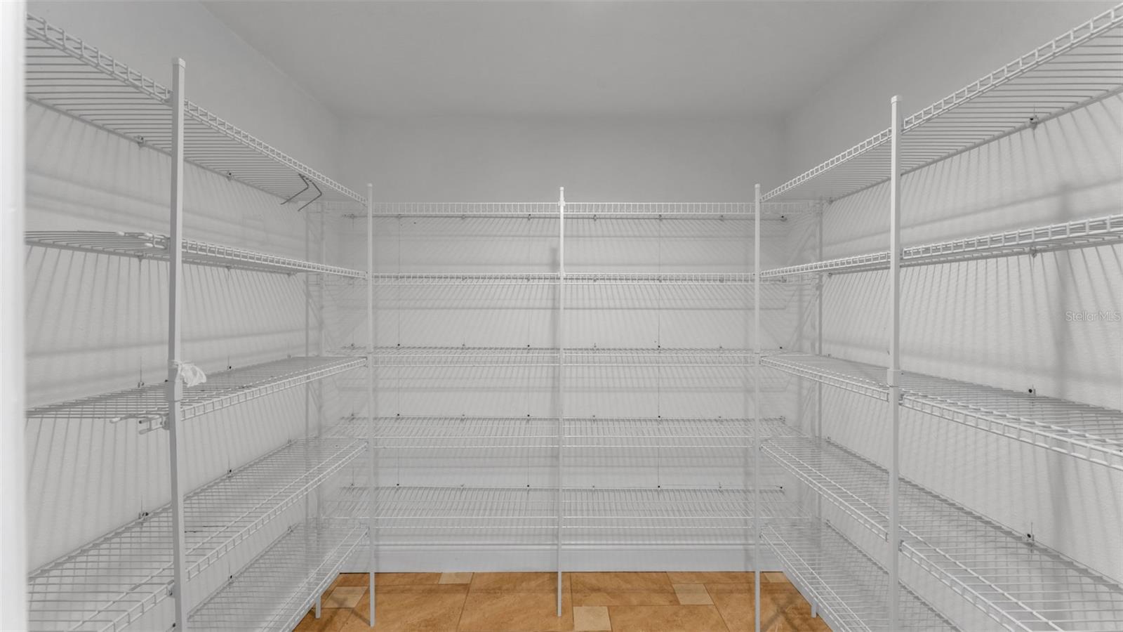 Image 35 of 62 For 1456 Shorewood Drive