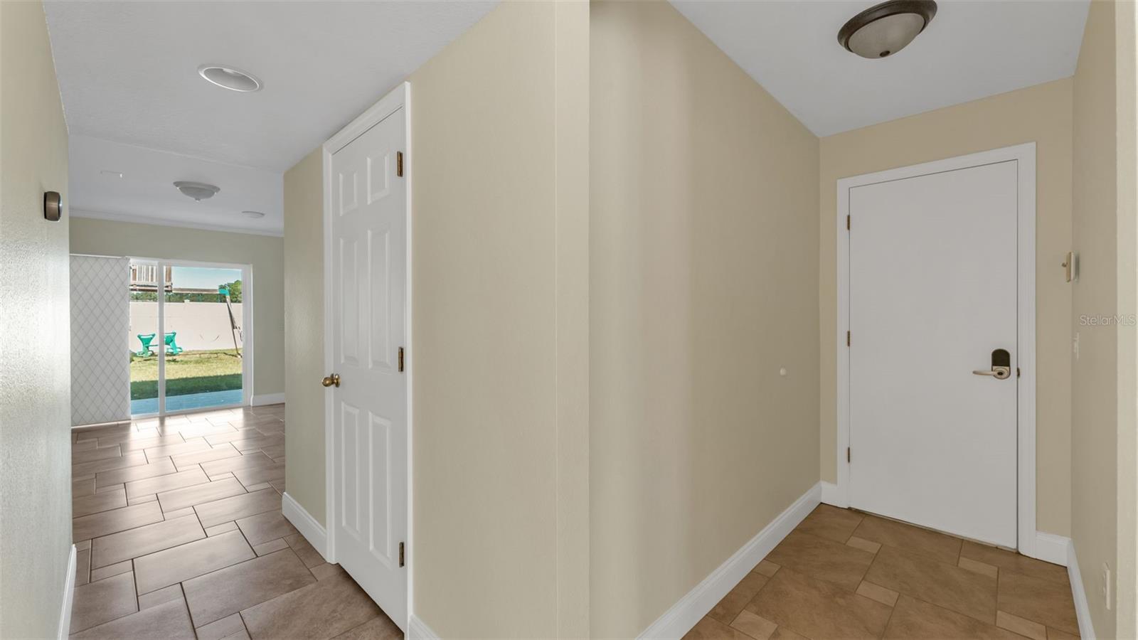 Image 38 of 62 For 1456 Shorewood Drive