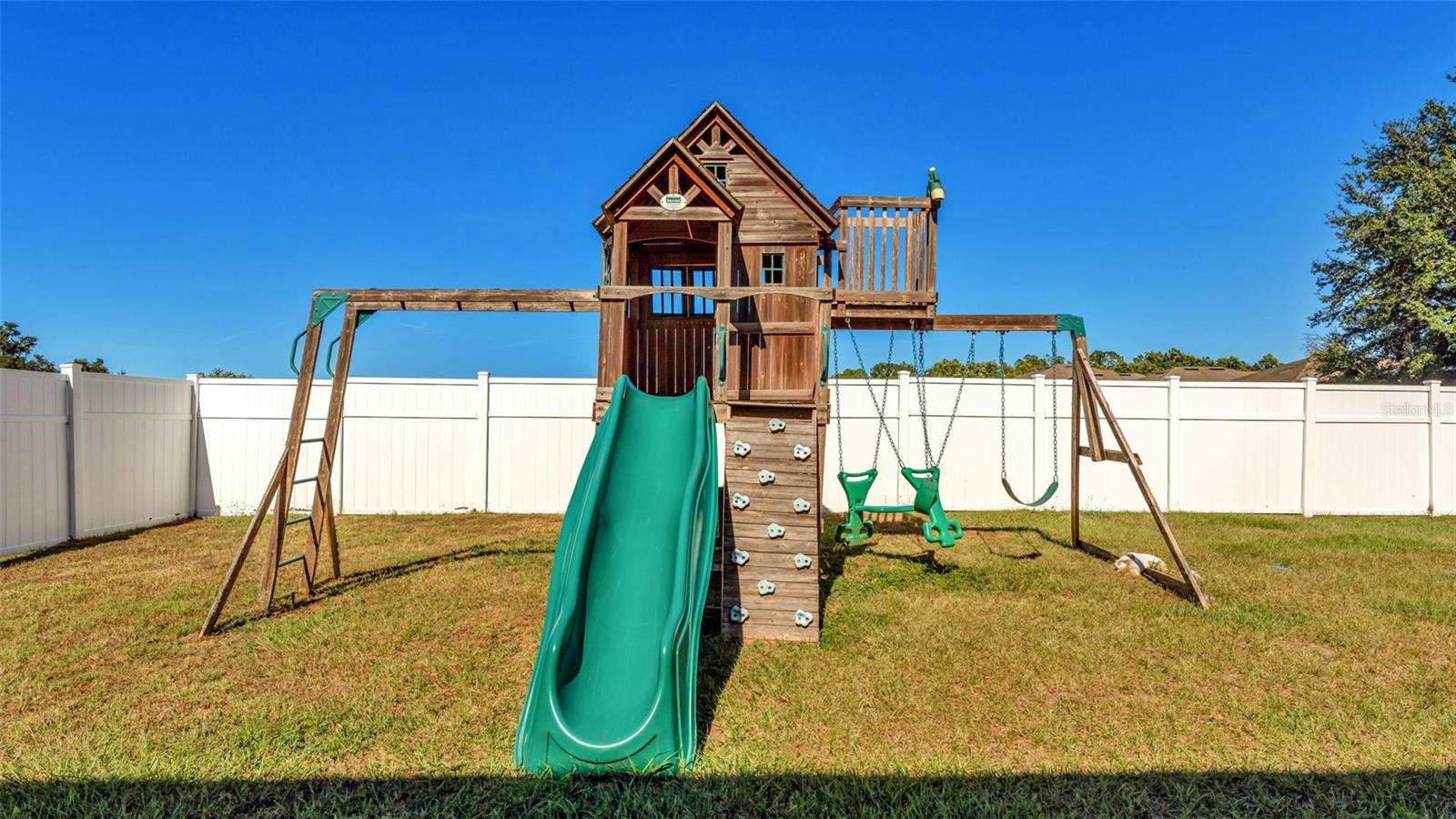 Image 53 of 62 For 1456 Shorewood Drive