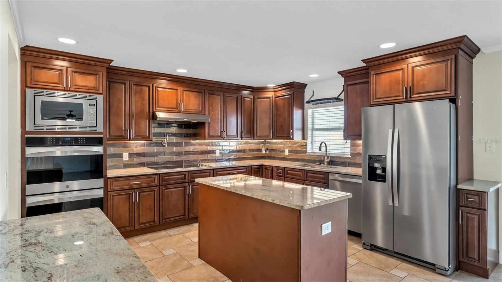 Image 6 of 62 For 1456 Shorewood Drive