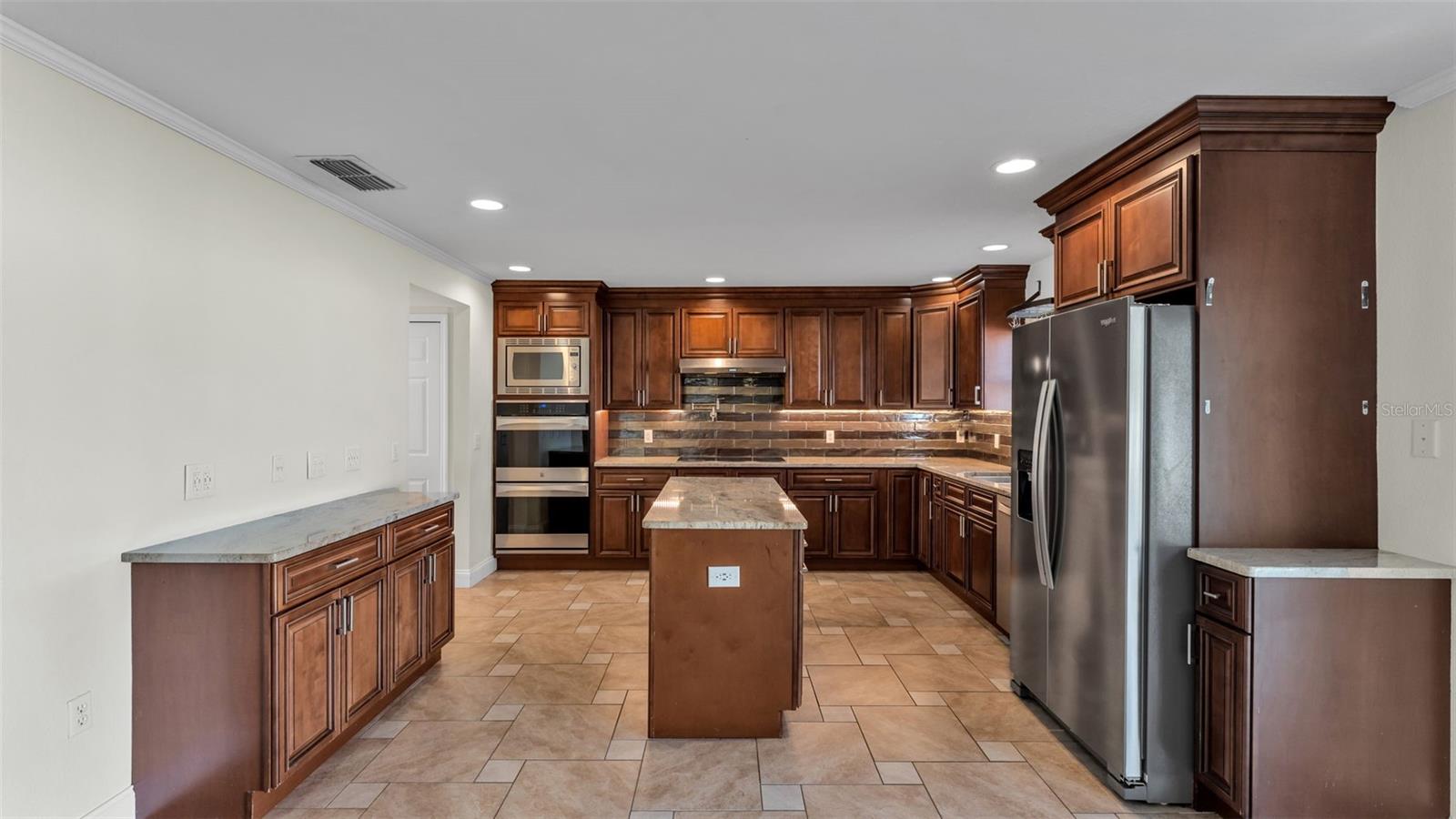 Image 7 of 62 For 1456 Shorewood Drive