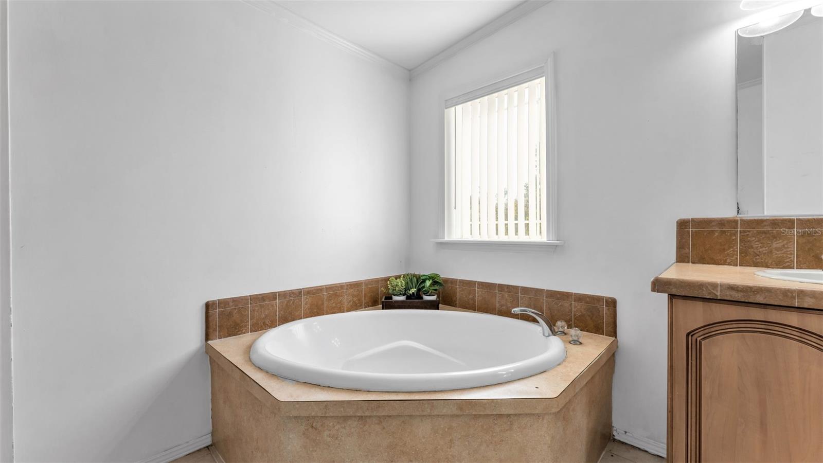 Image 10 of 40 For 7549 Sinkhole Road