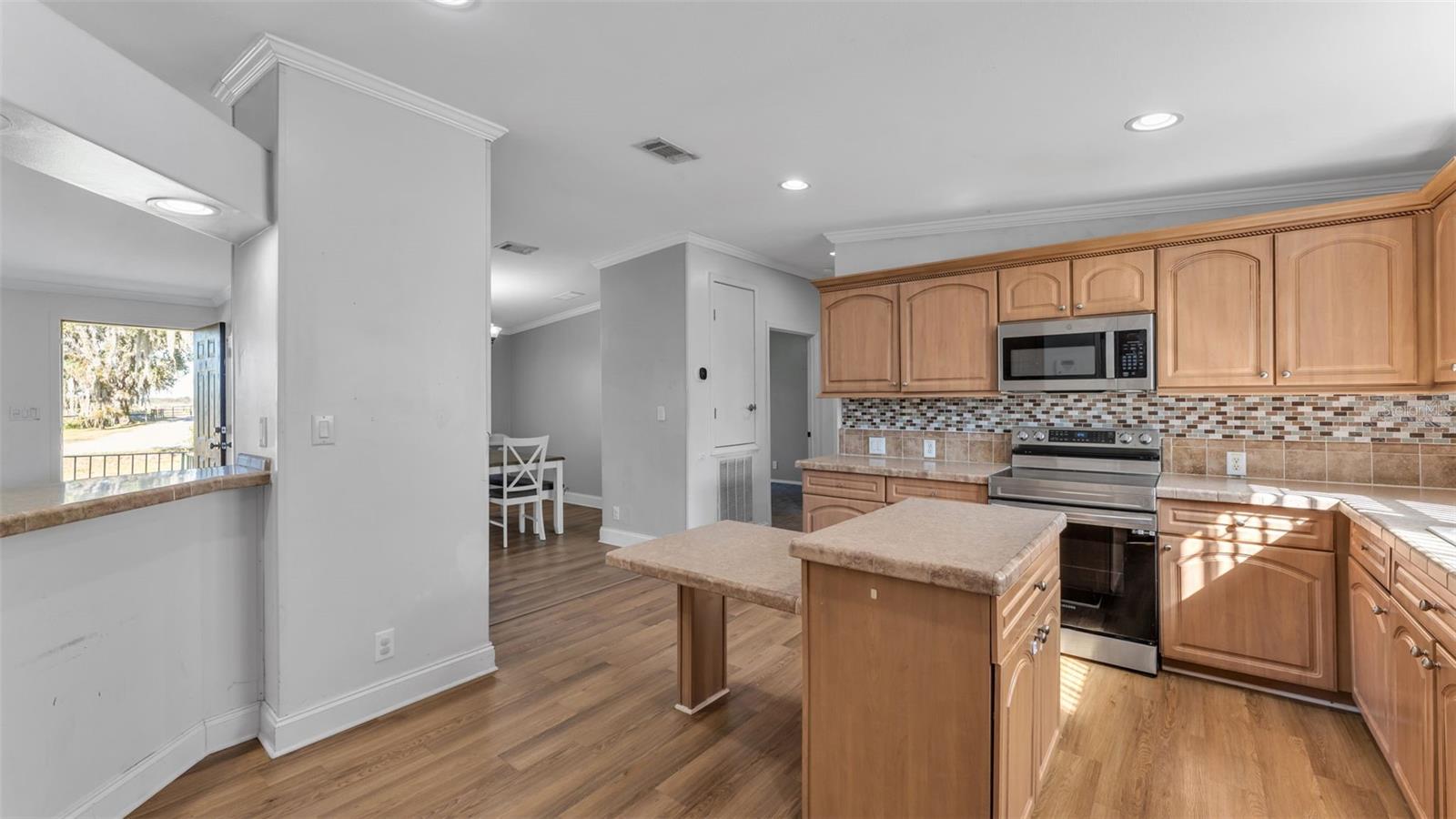 Image 24 of 40 For 7549 Sinkhole Road