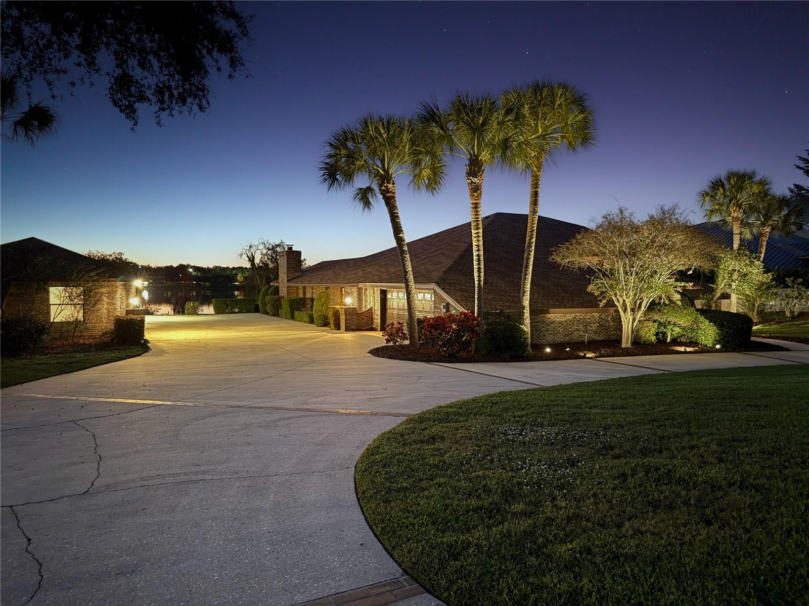 Image 13 of 64 For 157 Lake Roy Drive