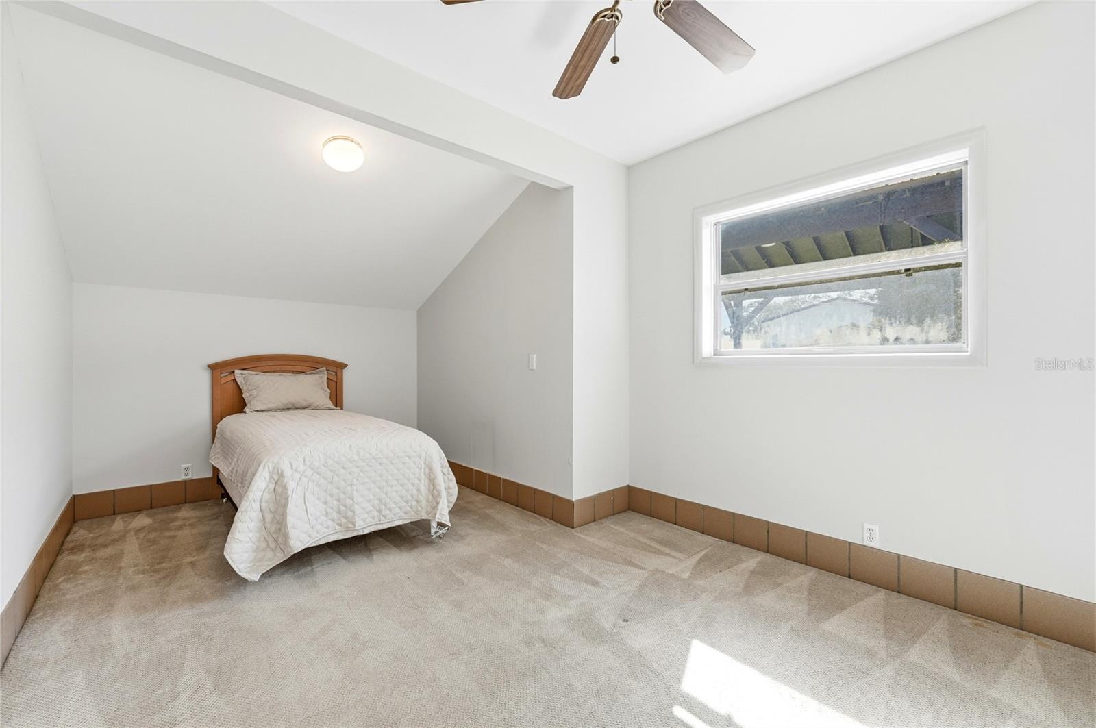 Image 38 of 64 For 157 Lake Roy Drive