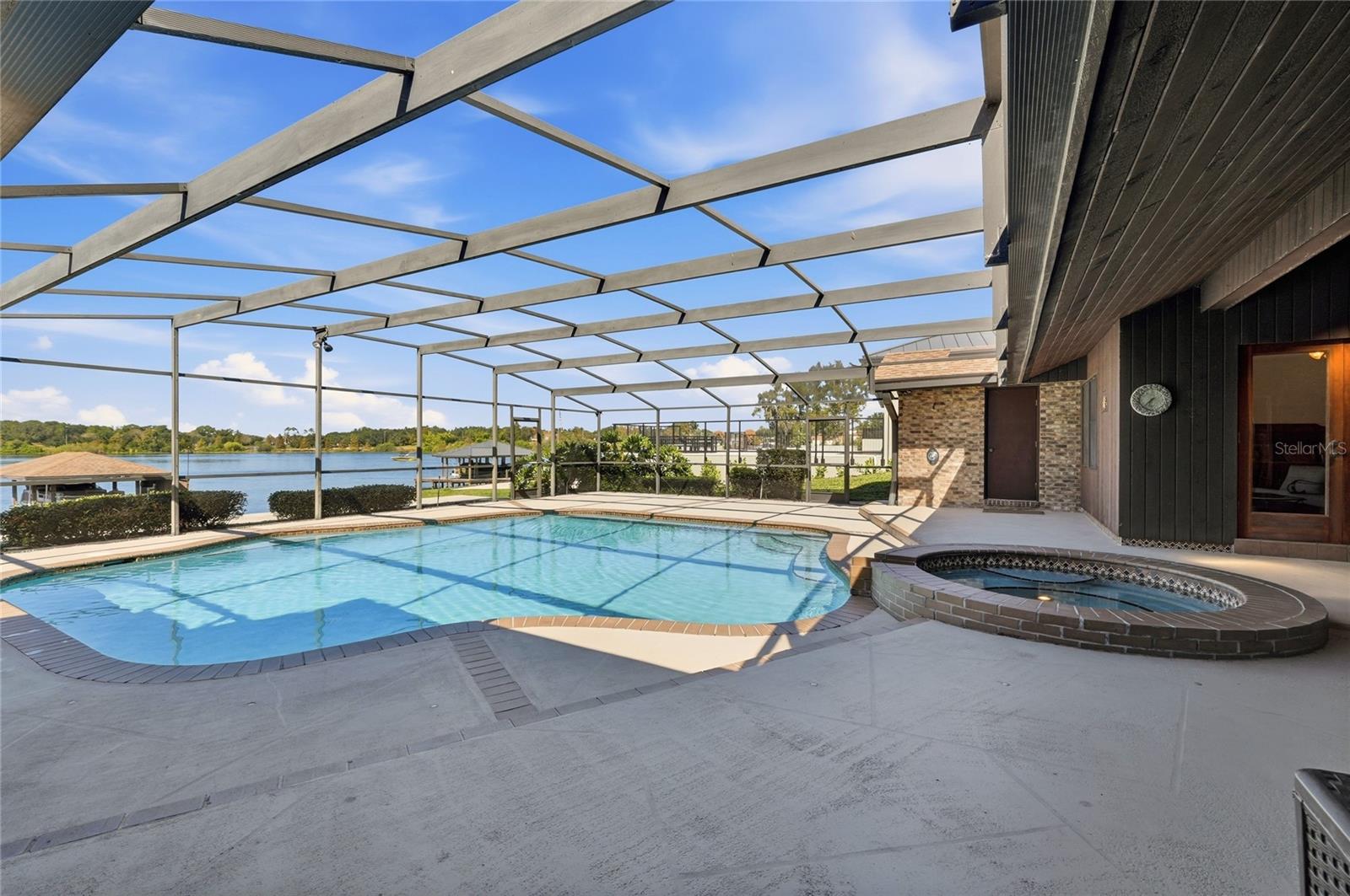 Image 44 of 64 For 157 Lake Roy Drive