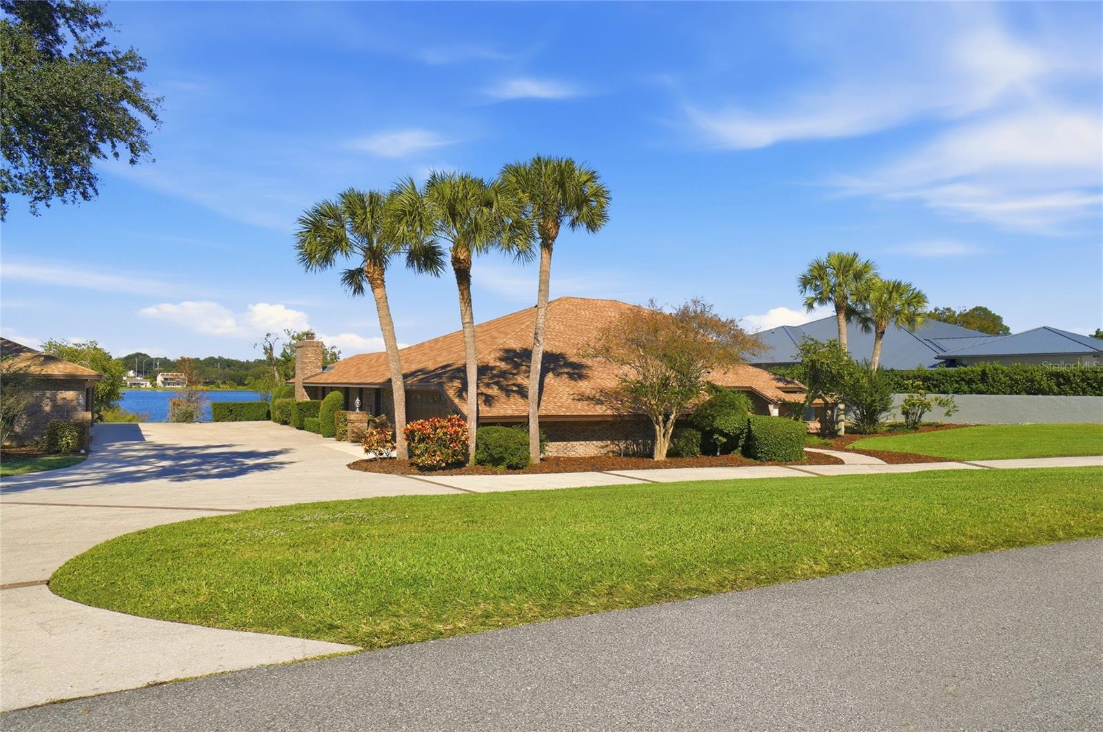 Image 6 of 64 For 157 Lake Roy Drive