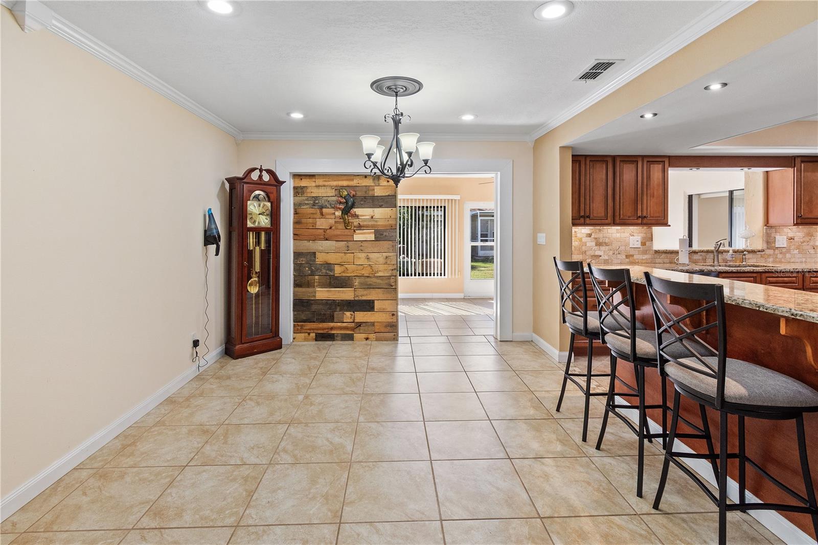 Image 12 of 51 For 731 Canberra Road