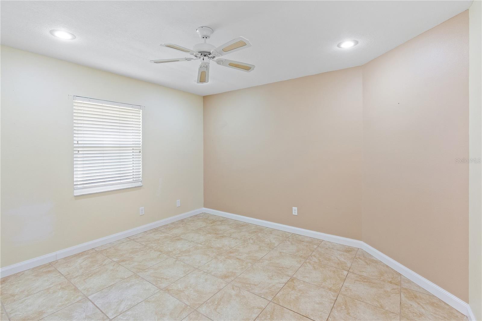 Image 22 of 51 For 731 Canberra Road