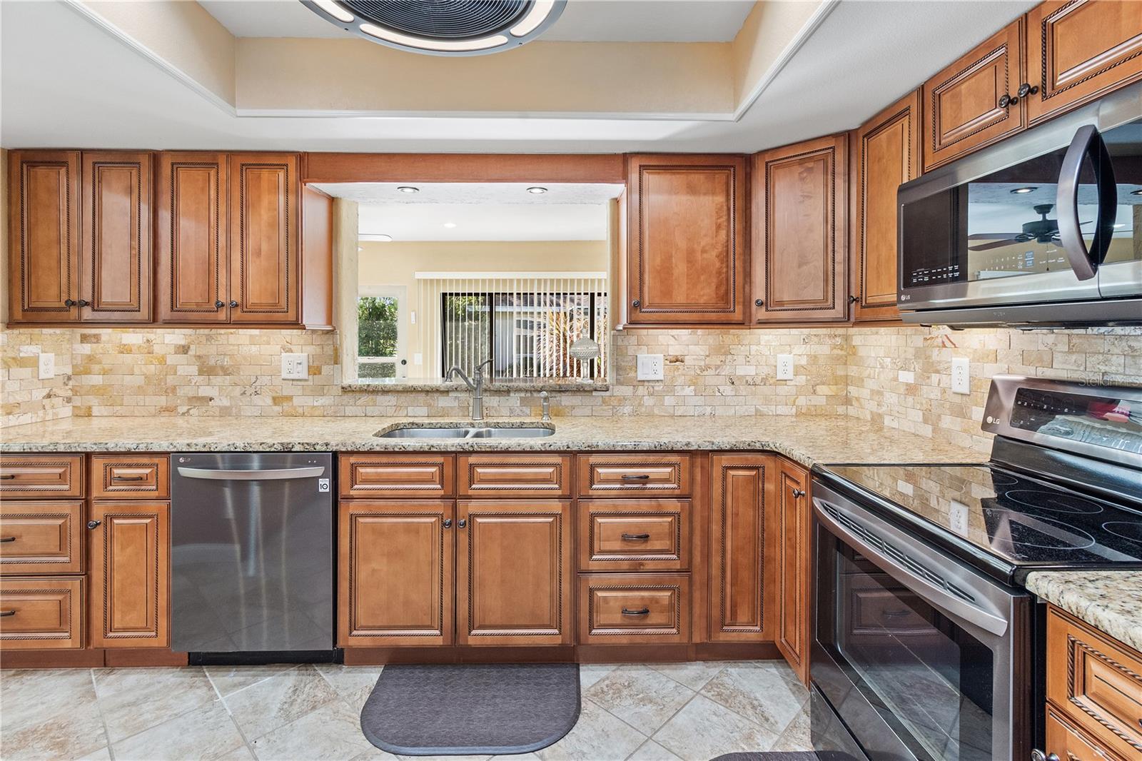 Image 3 of 51 For 731 Canberra Road