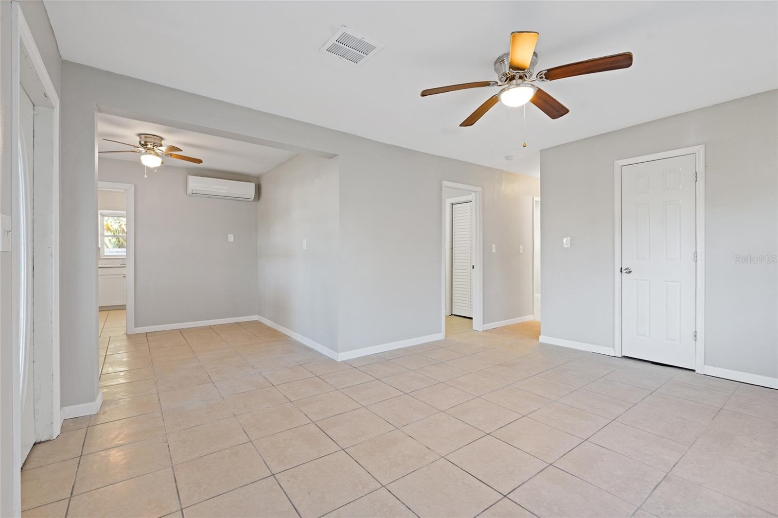 Image 5 of 42 For 3967 Arkansas Avenue Ne