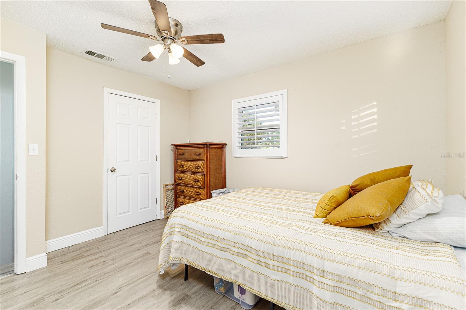 Image 10 of 21 For 1526 Edgewood Drive