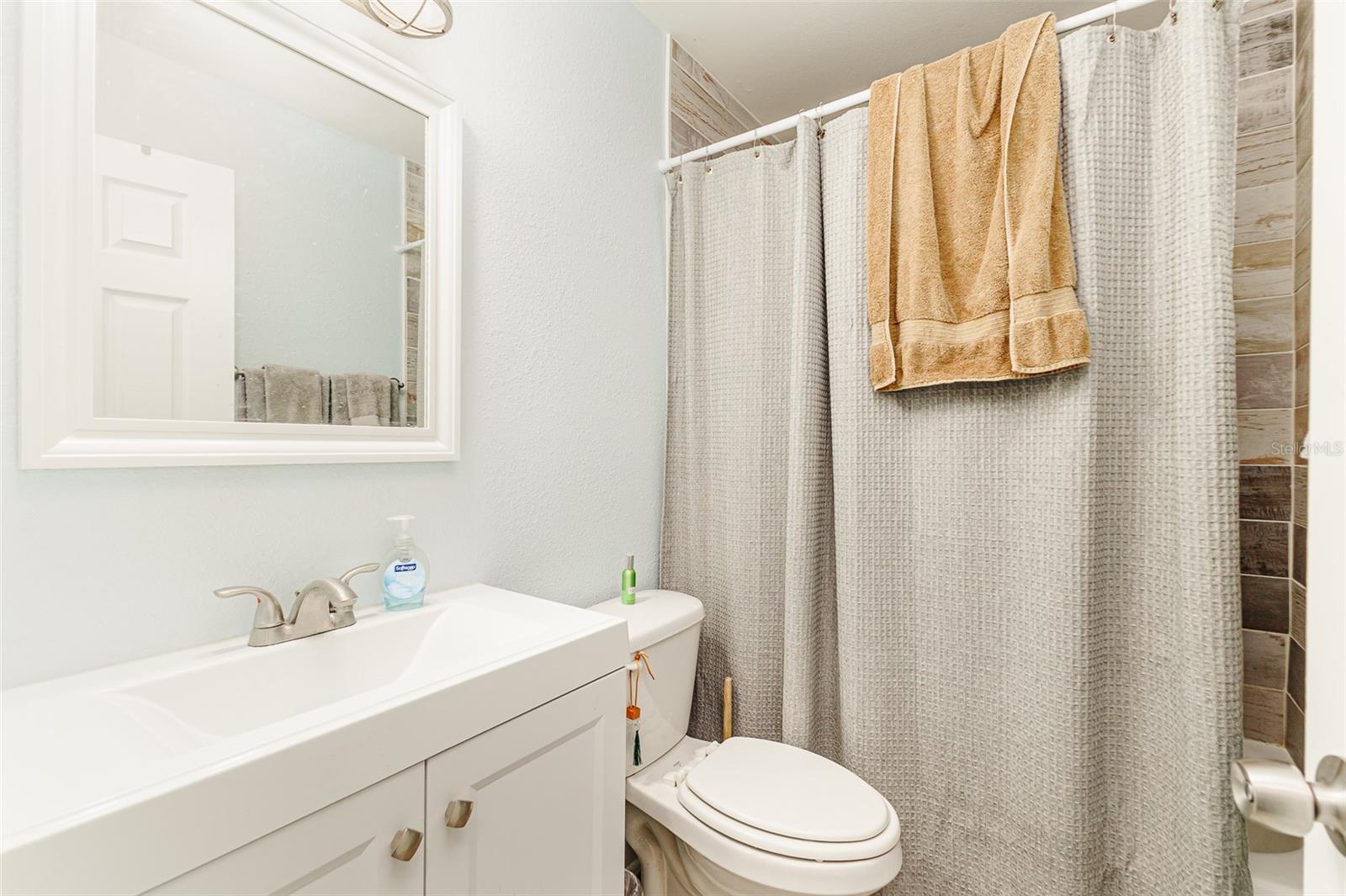 Image 11 of 21 For 1526 Edgewood Drive