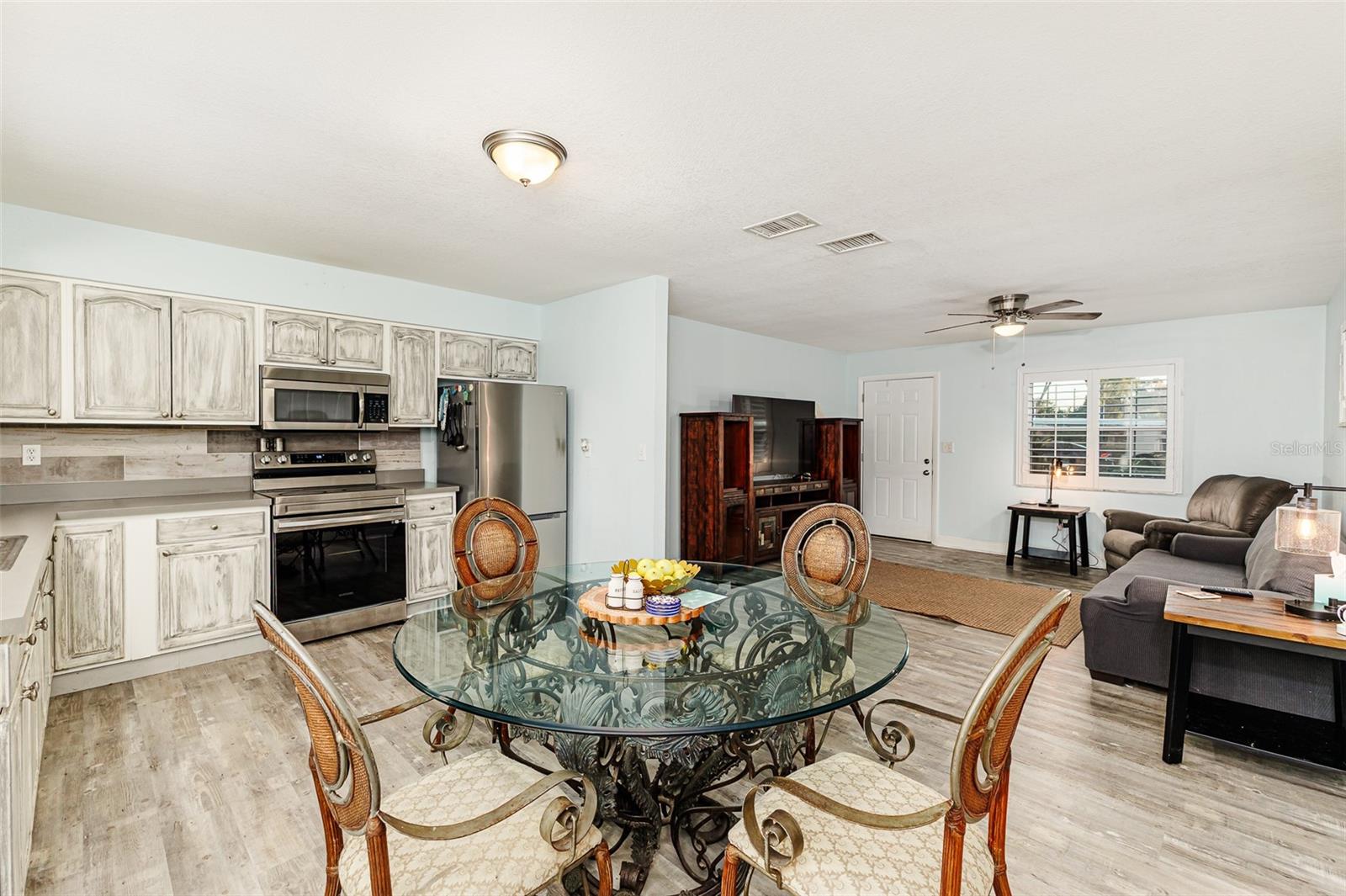 Image 17 of 21 For 1526 Edgewood Drive