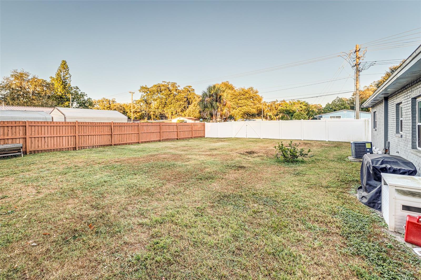 Image 18 of 21 For 1526 Edgewood Drive