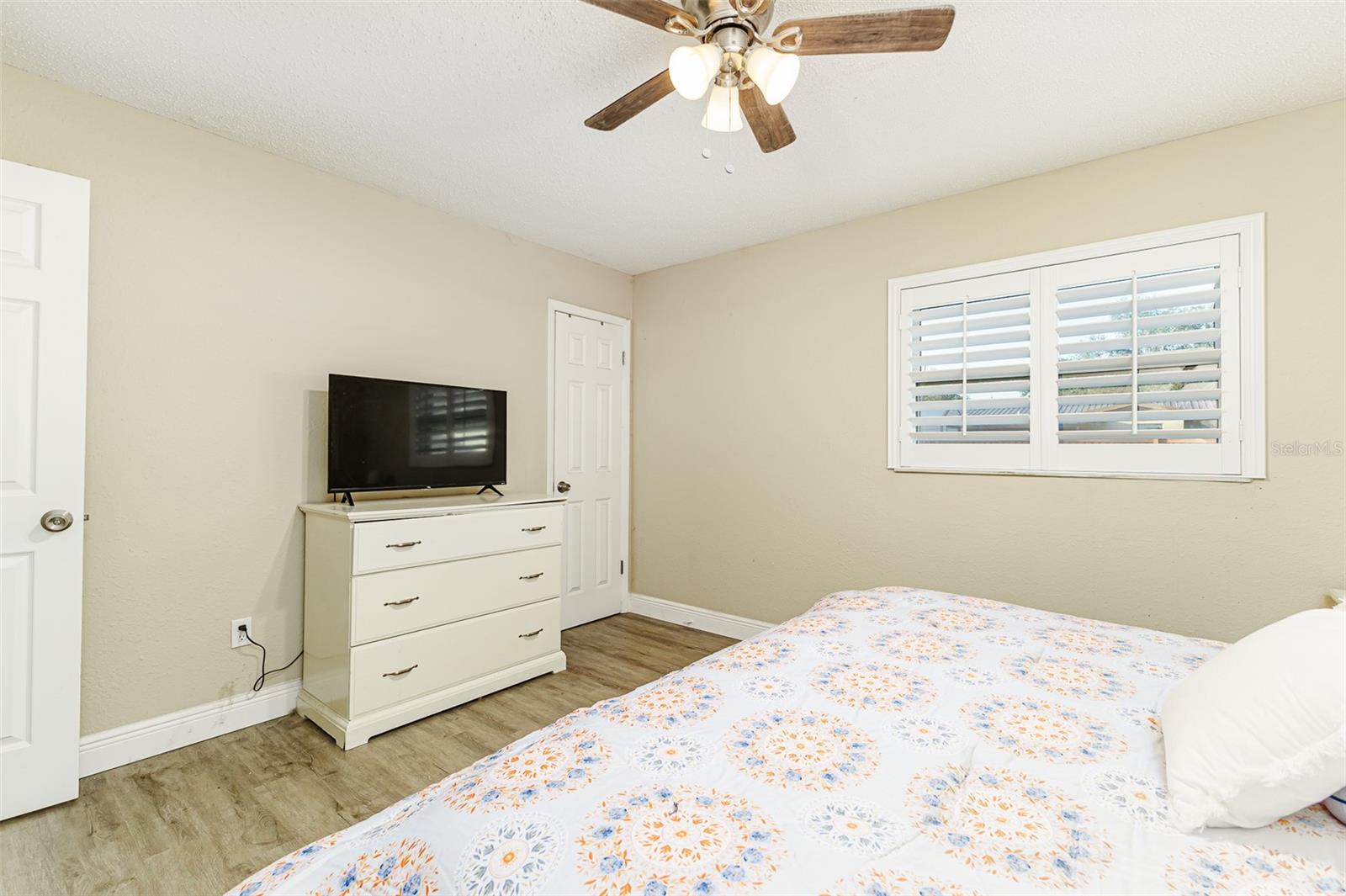 Image 8 of 21 For 1526 Edgewood Drive