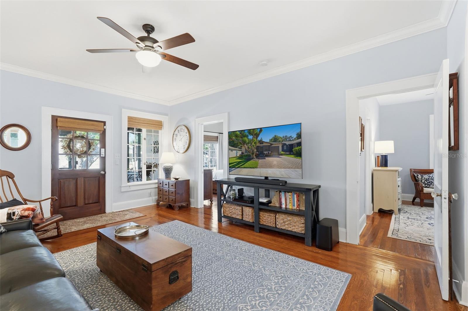 Image 11 of 46 For 825 Vistabula Street