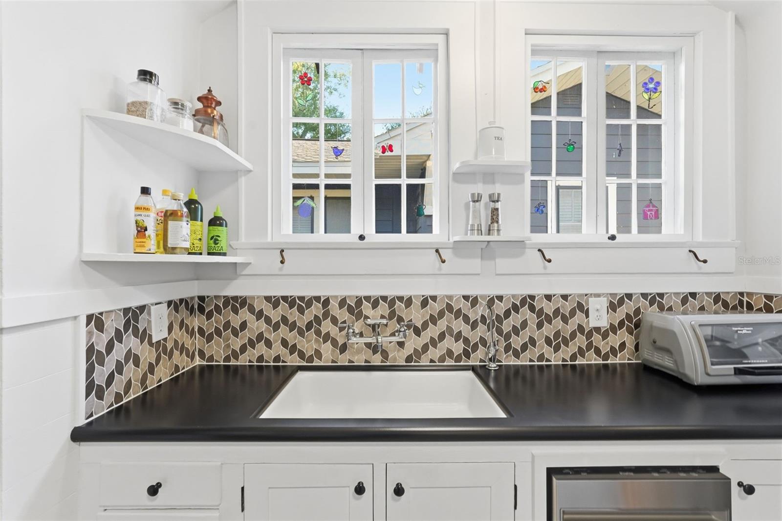 Image 18 of 46 For 825 Vistabula Street