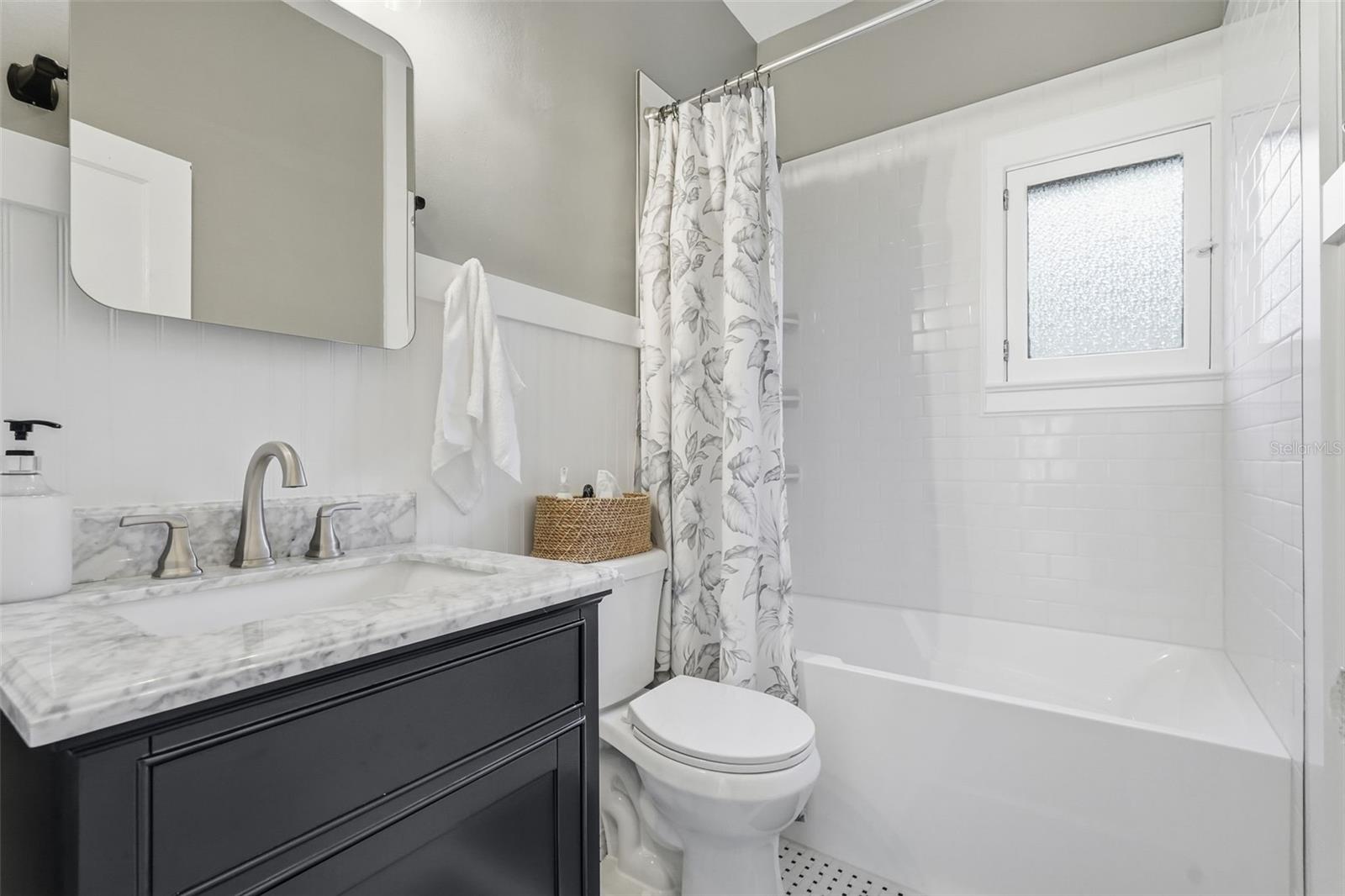 Image 19 of 46 For 825 Vistabula Street