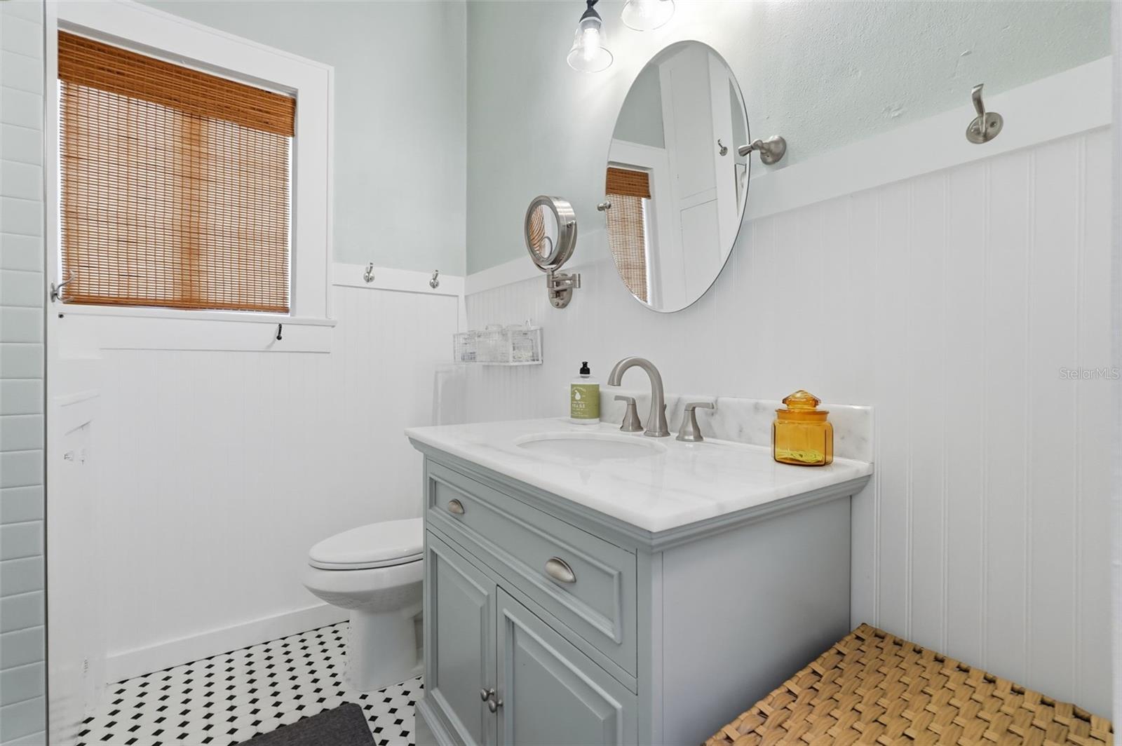 Image 23 of 46 For 825 Vistabula Street