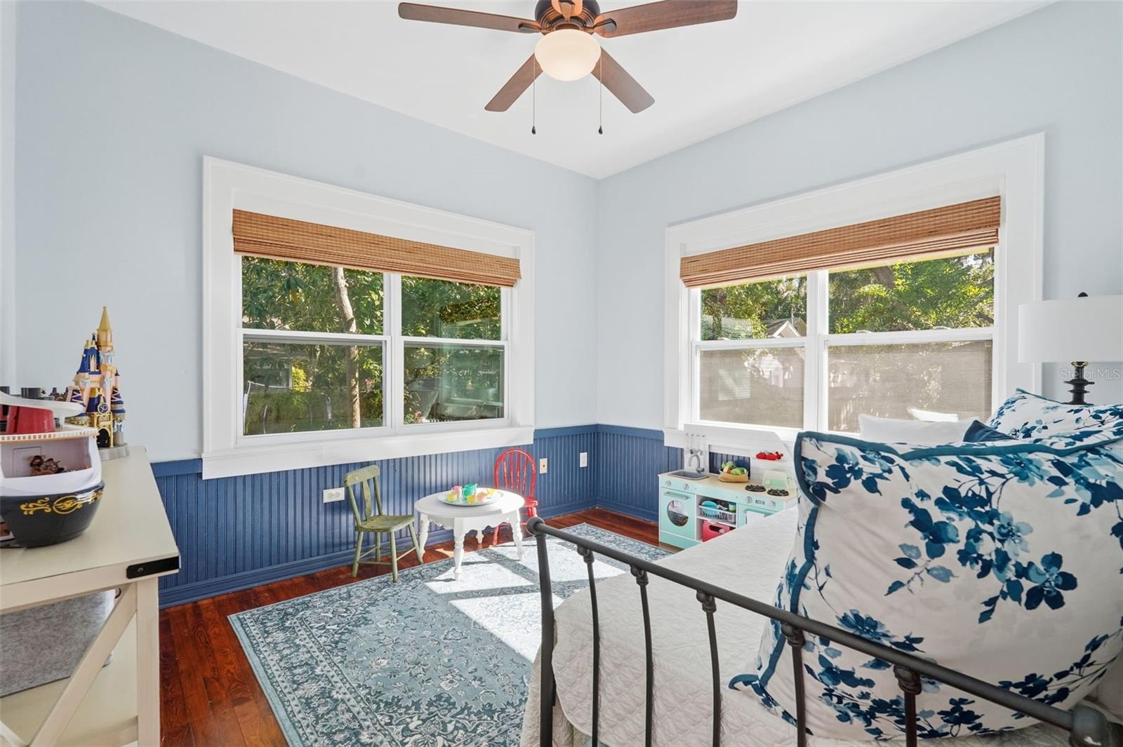 Image 27 of 46 For 825 Vistabula Street