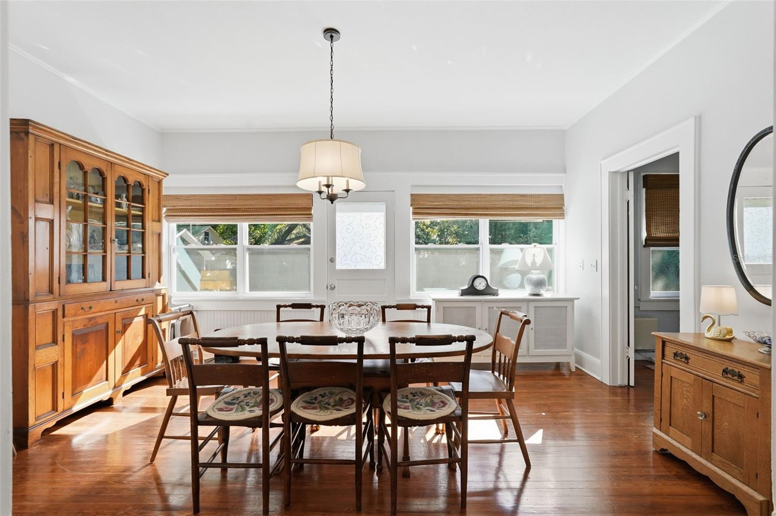 Image 29 of 46 For 825 Vistabula Street