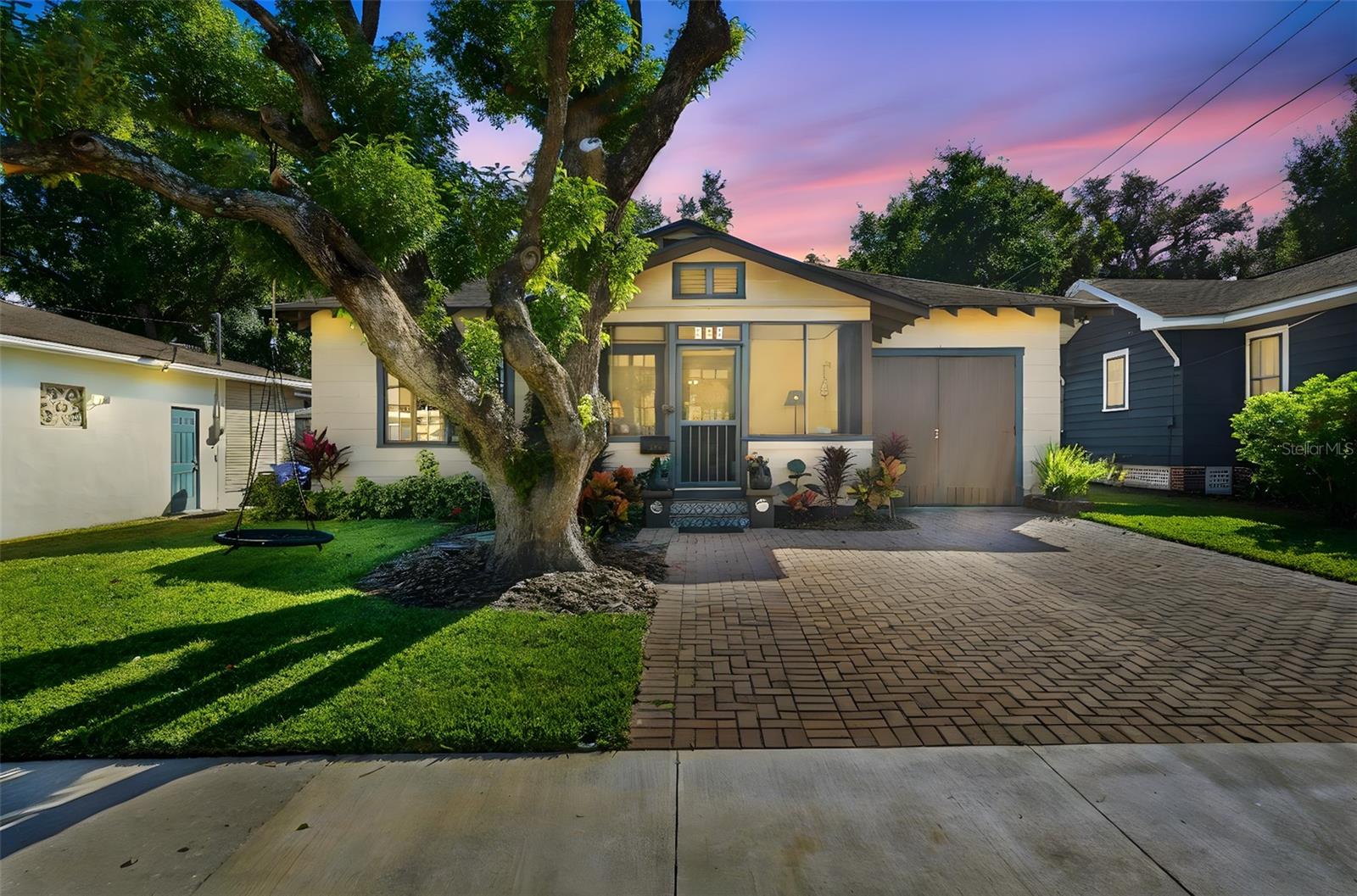 Image 4 of 46 For 825 Vistabula Street