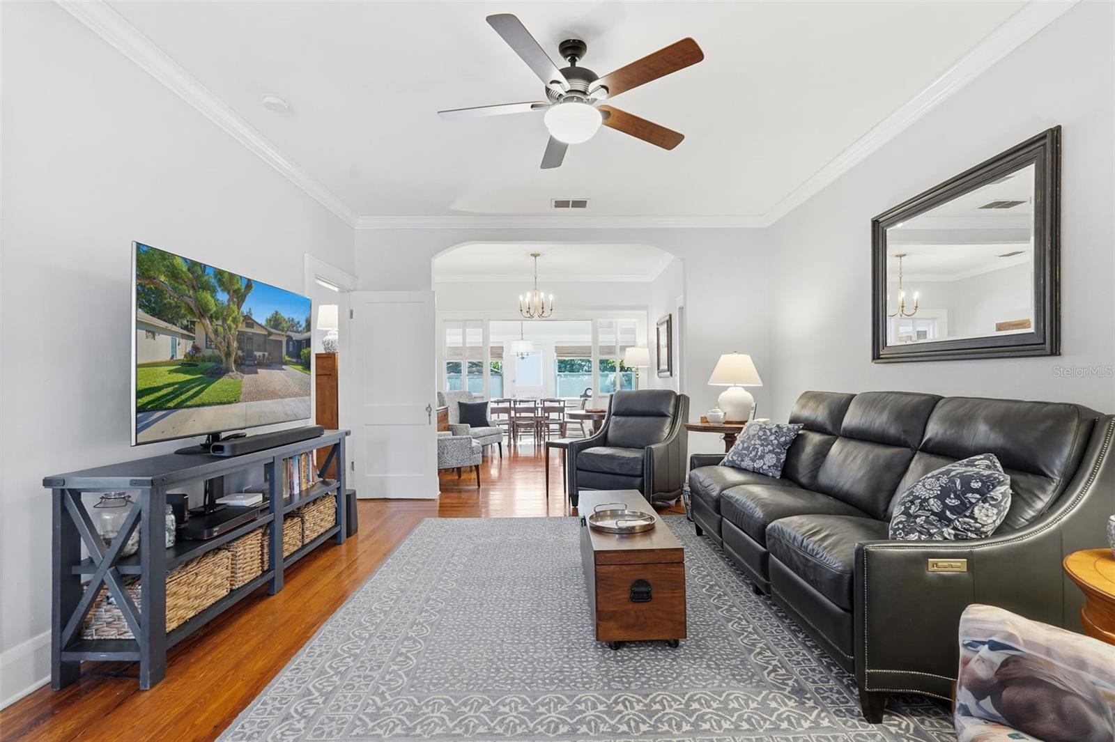 Image 9 of 46 For 825 Vistabula Street