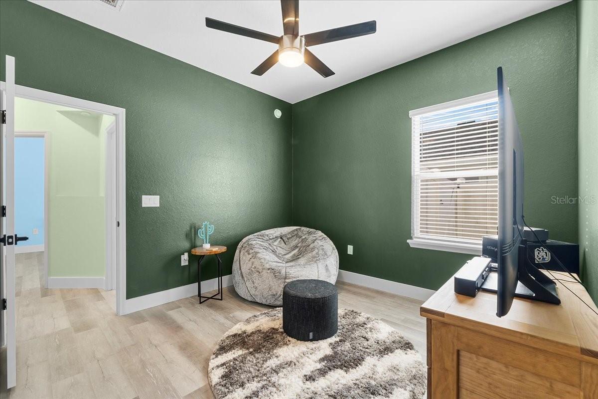 Image 14 of 21 For 185 St Thomas Drive