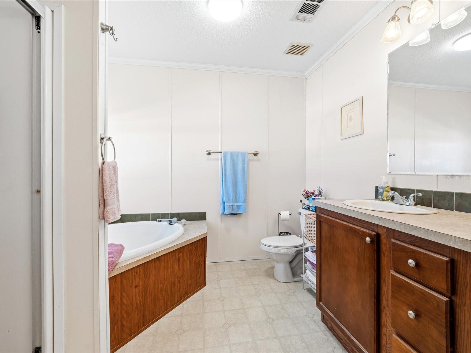 Image 11 of 24 For 444 Skyline Drive W