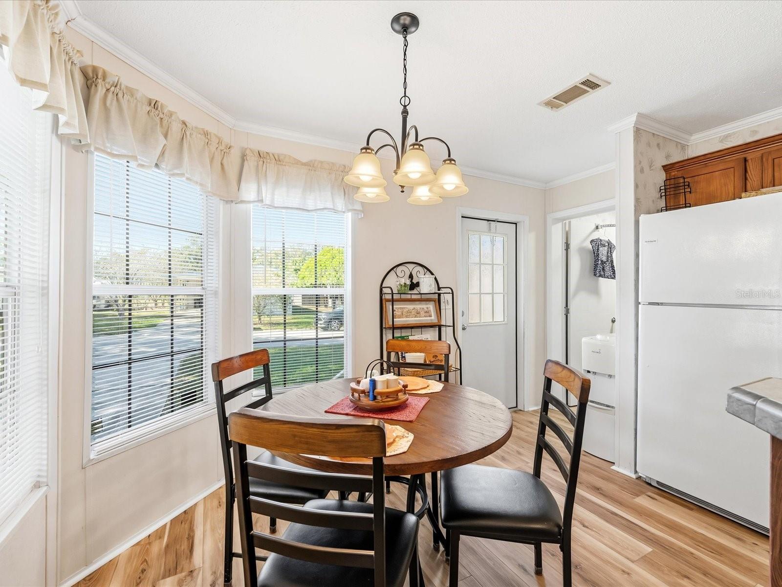 Image 4 of 24 For 444 Skyline Drive W