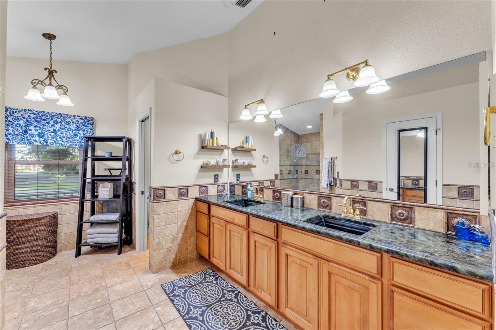 Image 16 of 39 For 5108 Waterwood Drive