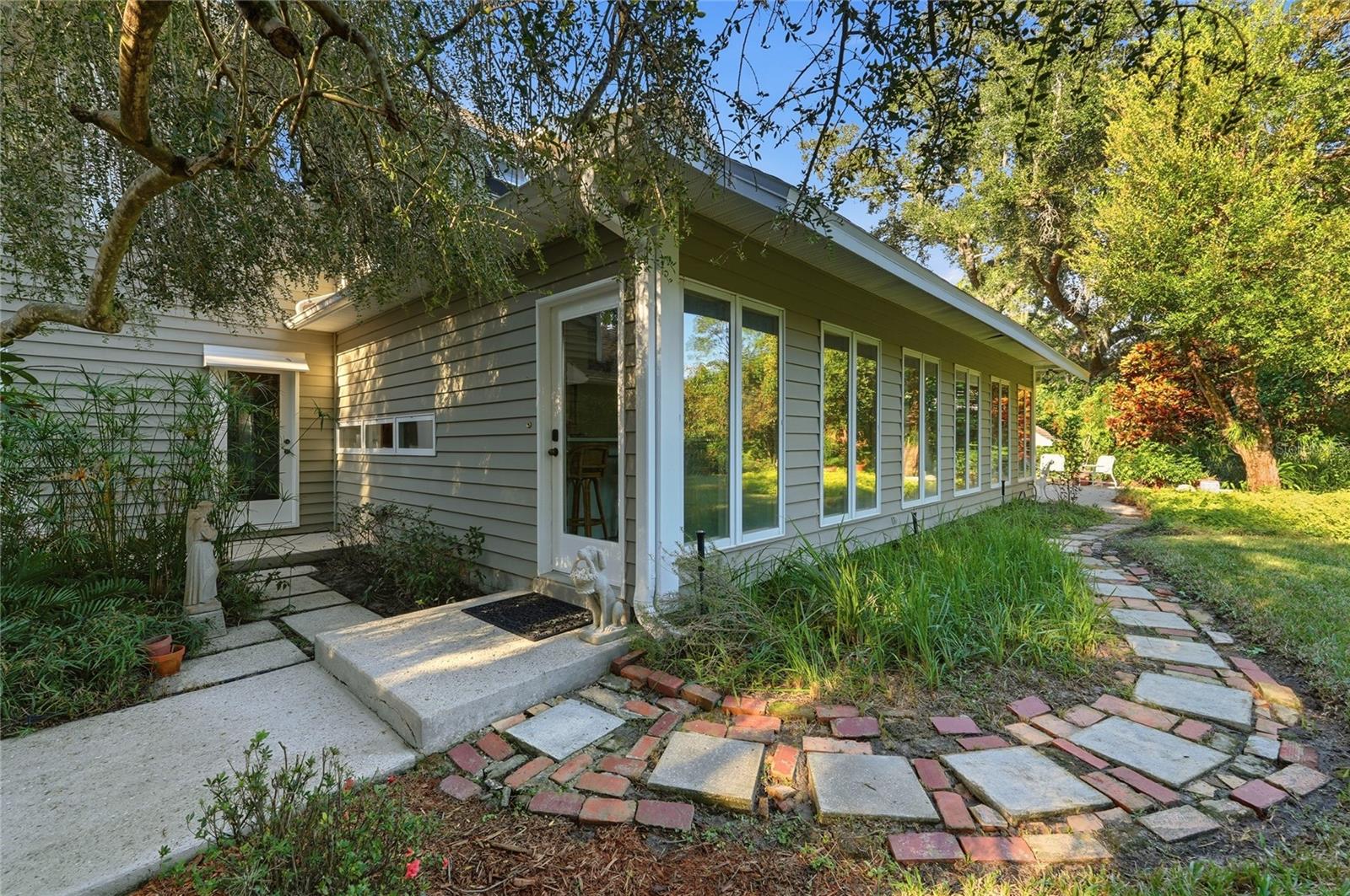 Listing photo id 62 for 3 Brogden Court Se