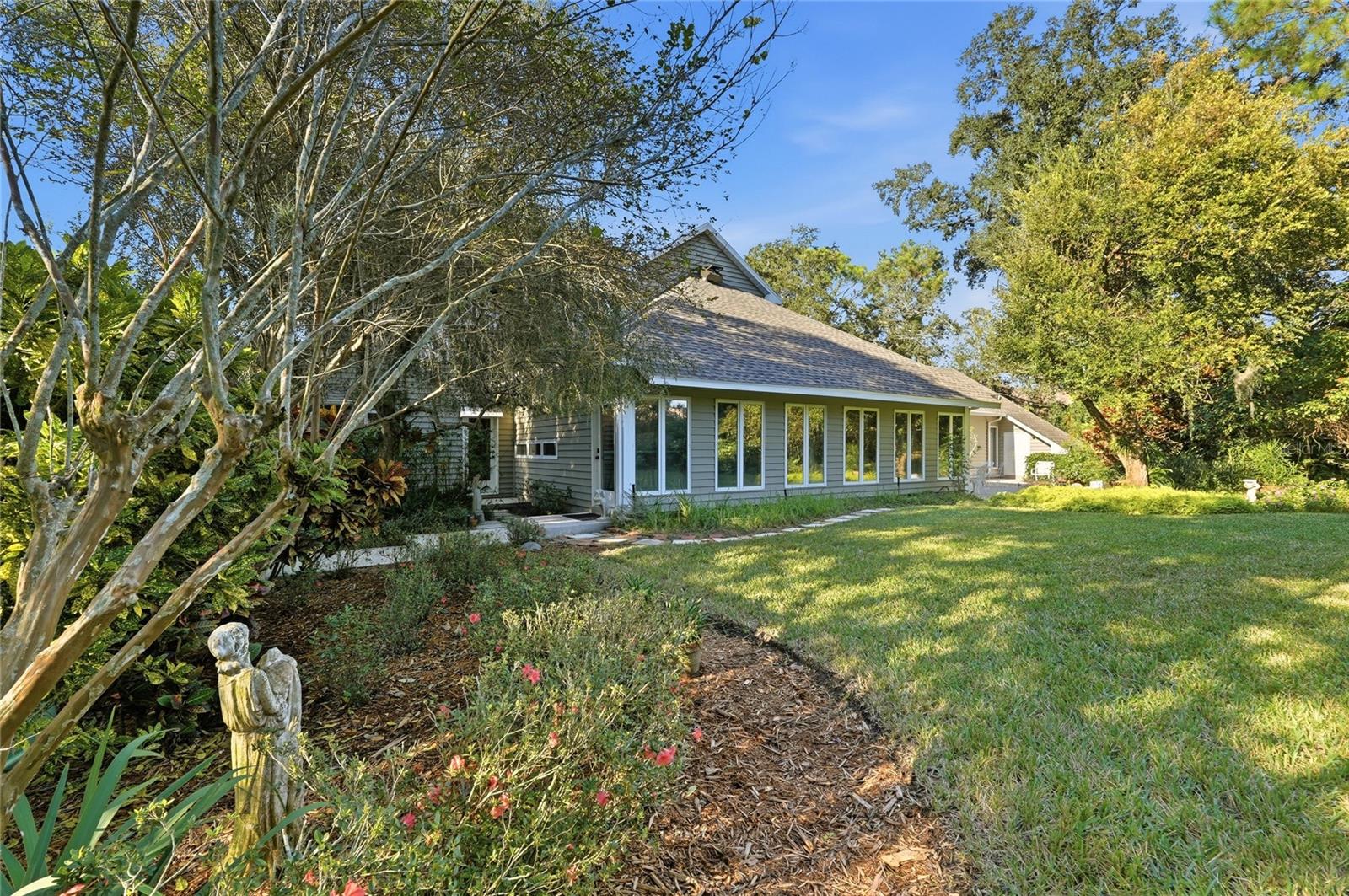 Listing photo id 63 for 3 Brogden Court Se