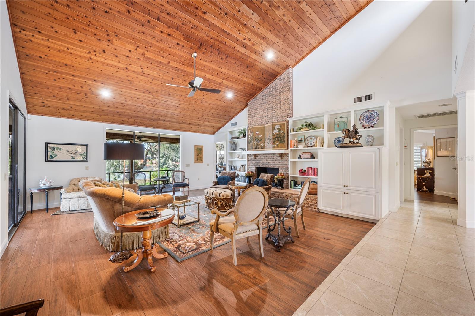 Image 12 of 81 For 521 Century Oak Court