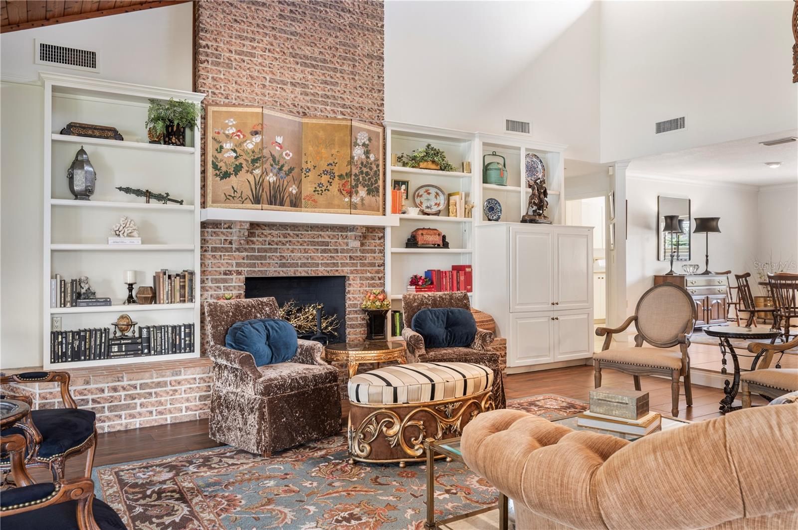 Image 15 of 81 For 521 Century Oak Court