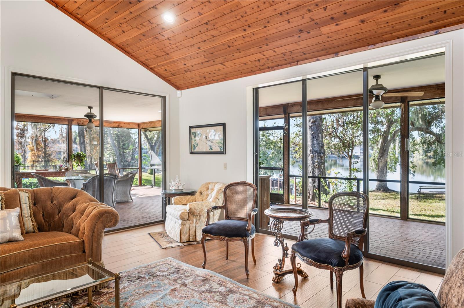 Image 17 of 81 For 521 Century Oak Court