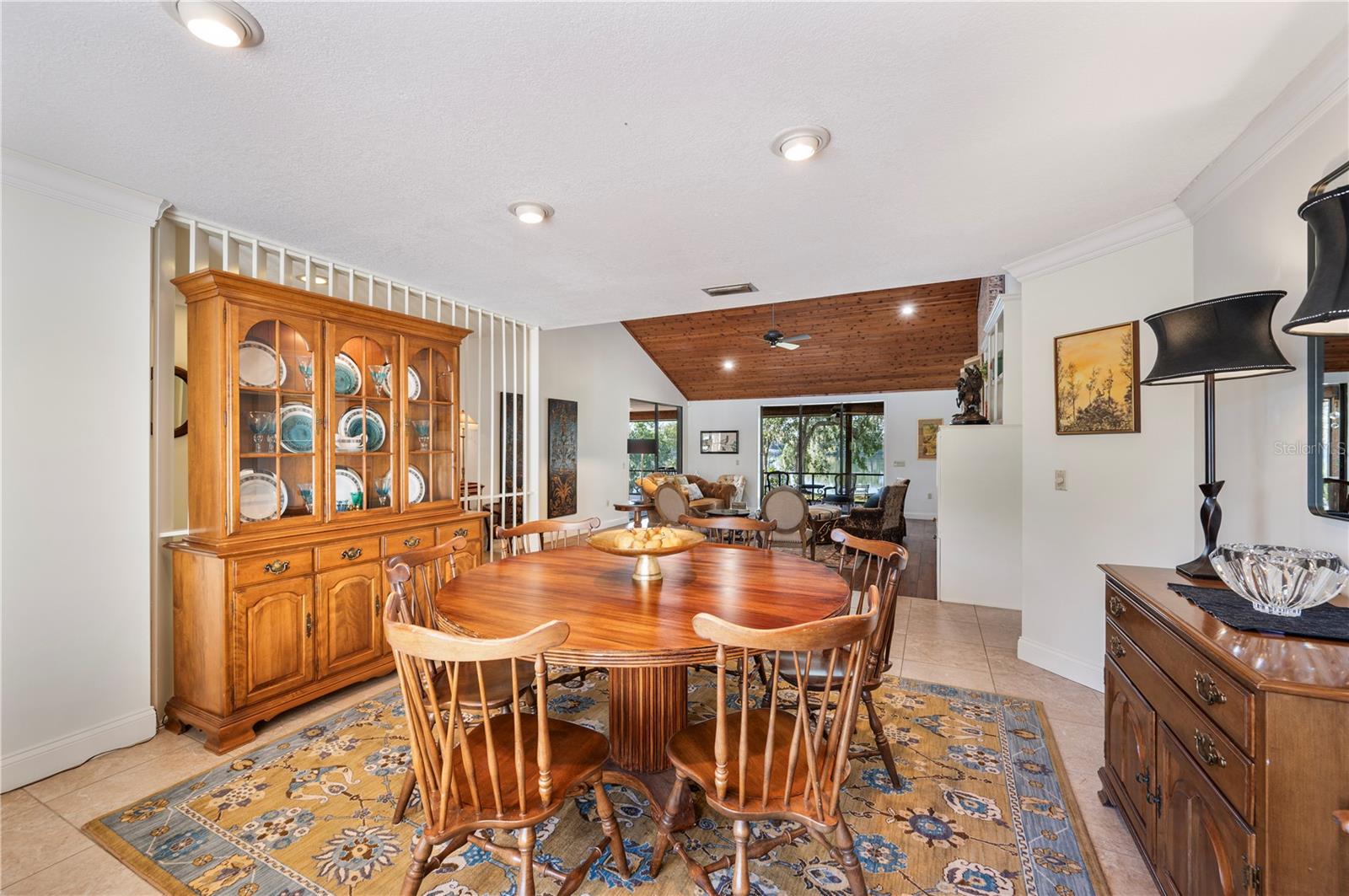 Image 21 of 81 For 521 Century Oak Court