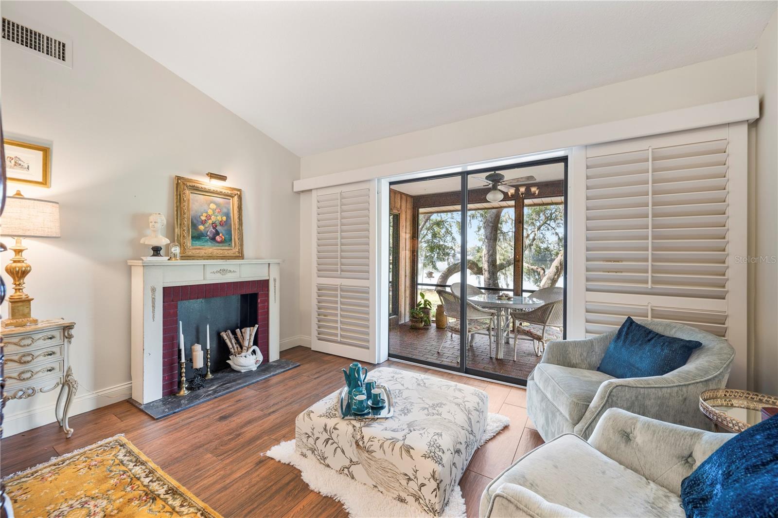 Image 34 of 81 For 521 Century Oak Court