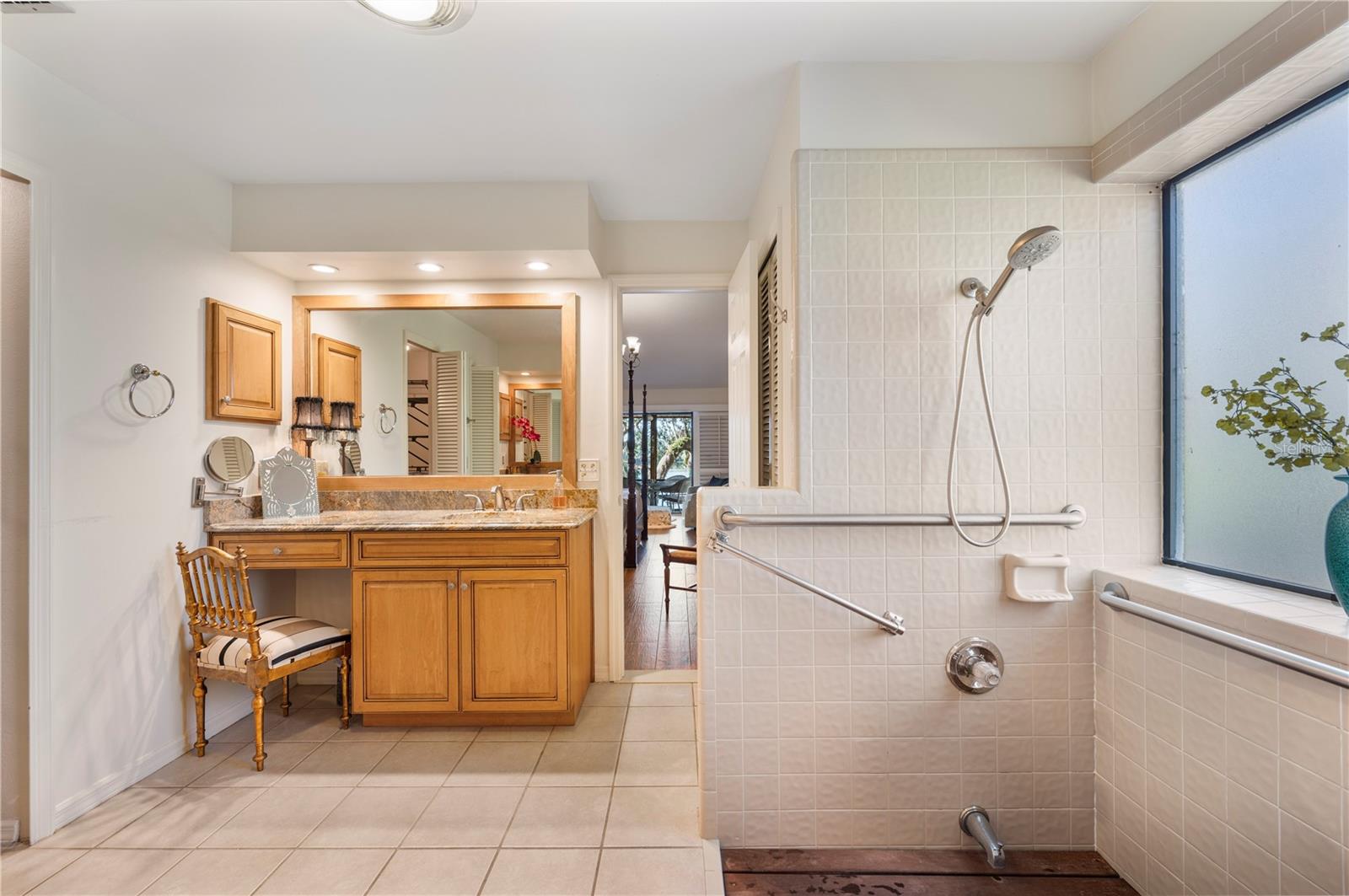 Image 39 of 81 For 521 Century Oak Court