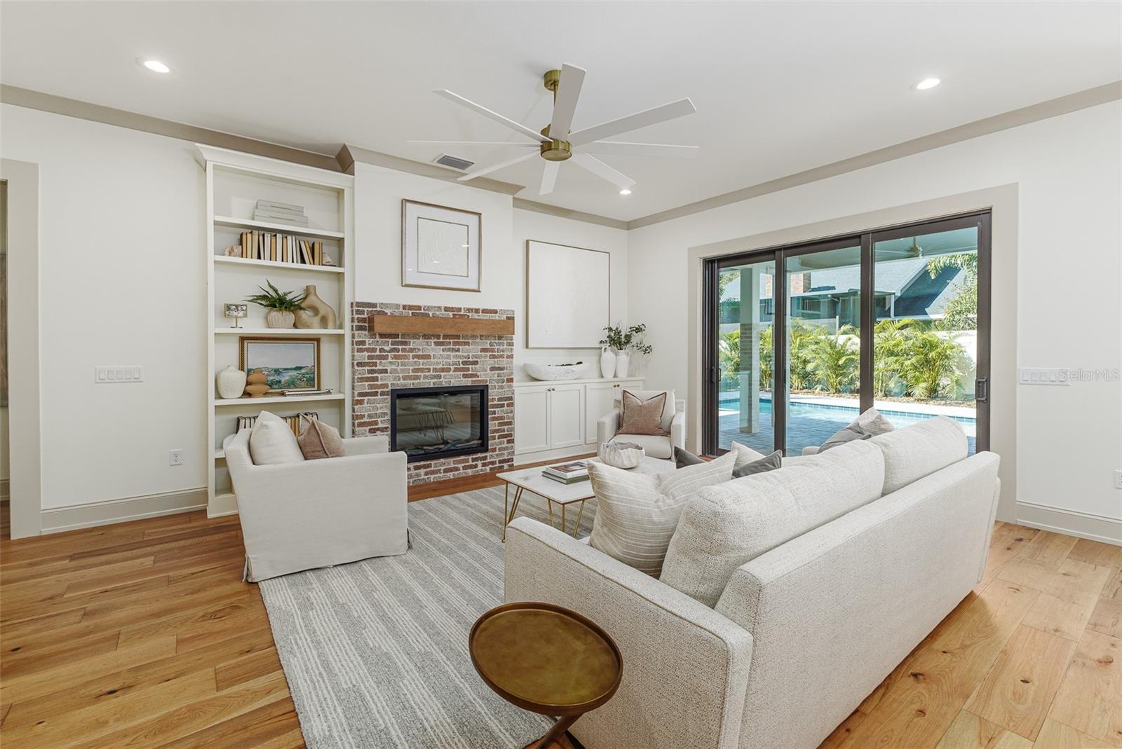 Image 13 of 85 For 2611 Berkeley Avenue