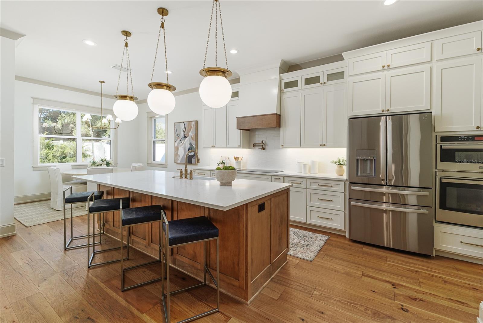 Image 14 of 85 For 2611 Berkeley Avenue