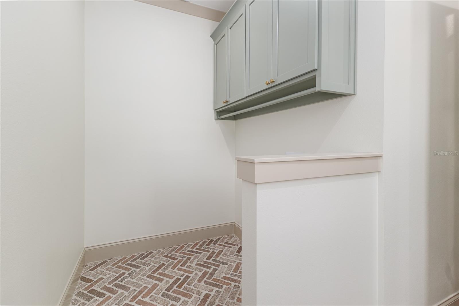 Image 18 of 85 For 2611 Berkeley Avenue